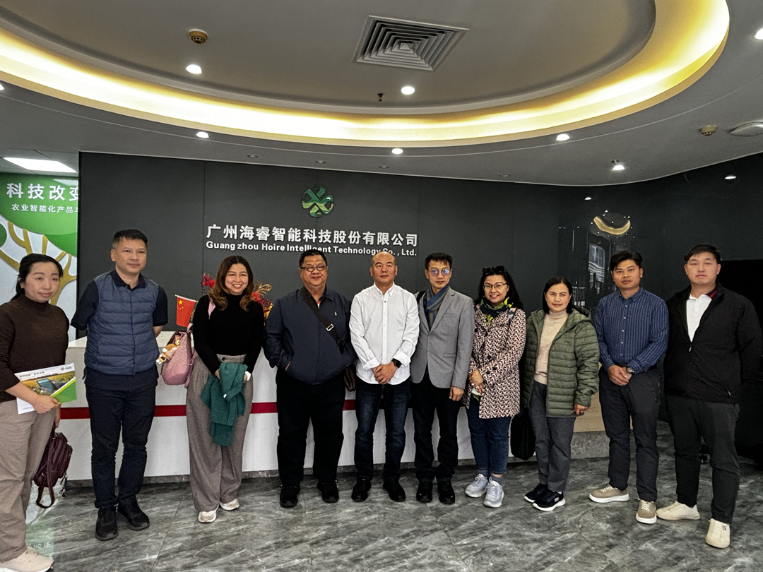 泰國(guó)高校參訪團(tuán)到訪海睿科技參觀交流 (2).jpg
